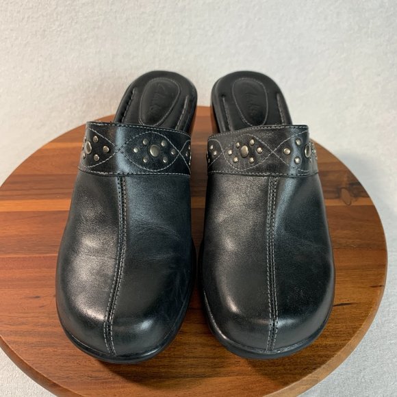 CLARKS Women's Clogs With Metal Adornments Slip on Black Leather Size 7.5 - Picture 3 of 11